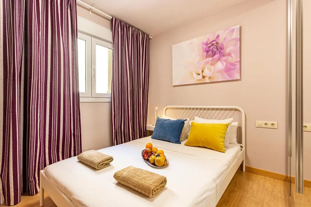 Three Bedrooms Apartment Barselona 0*,