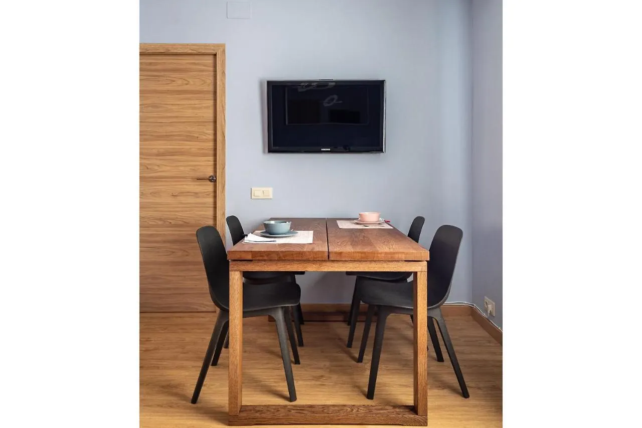 Three Bedrooms Apartment Barcellona Spagna