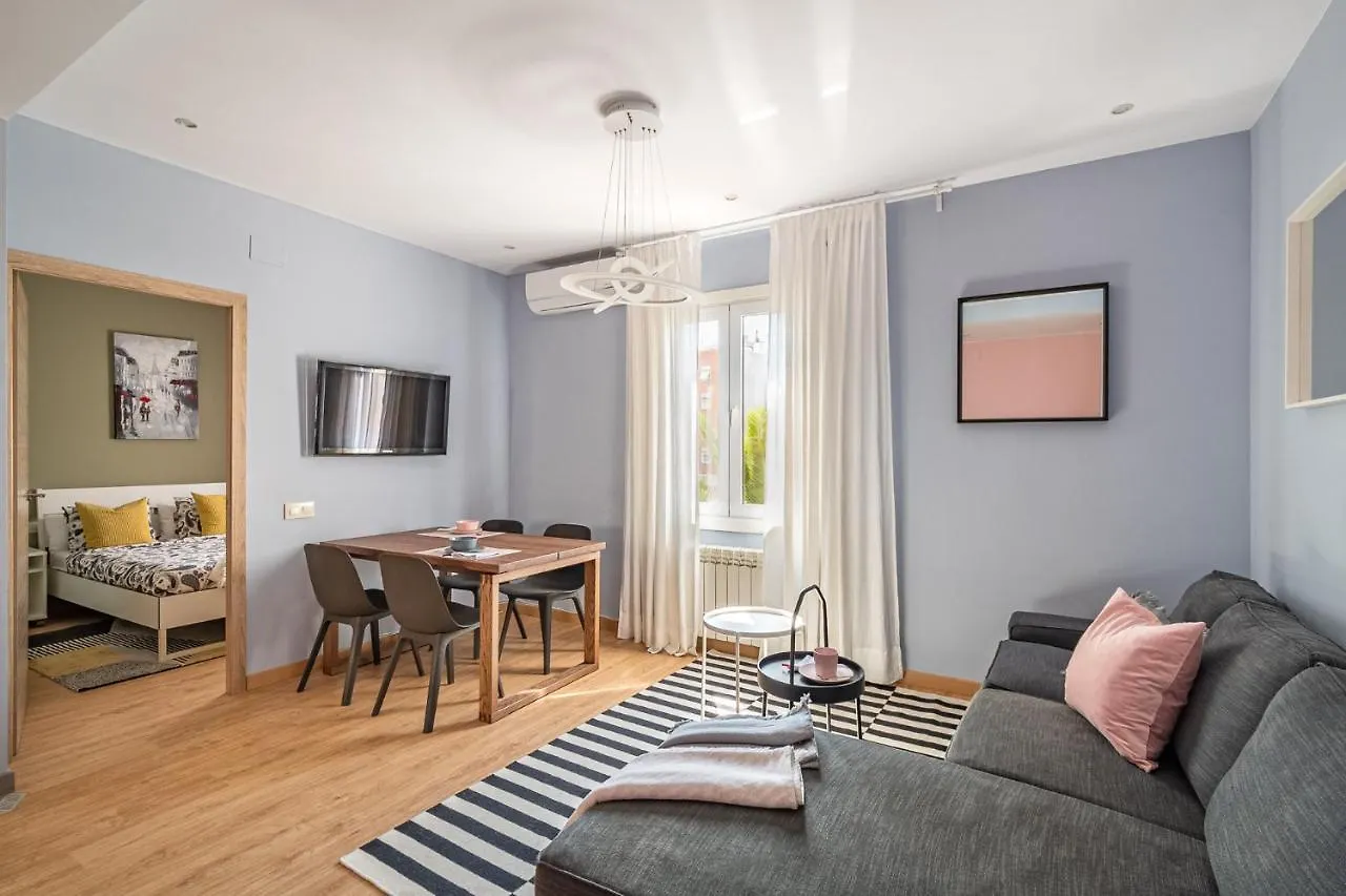 Three Bedrooms Apartment Barcellona Spagna
