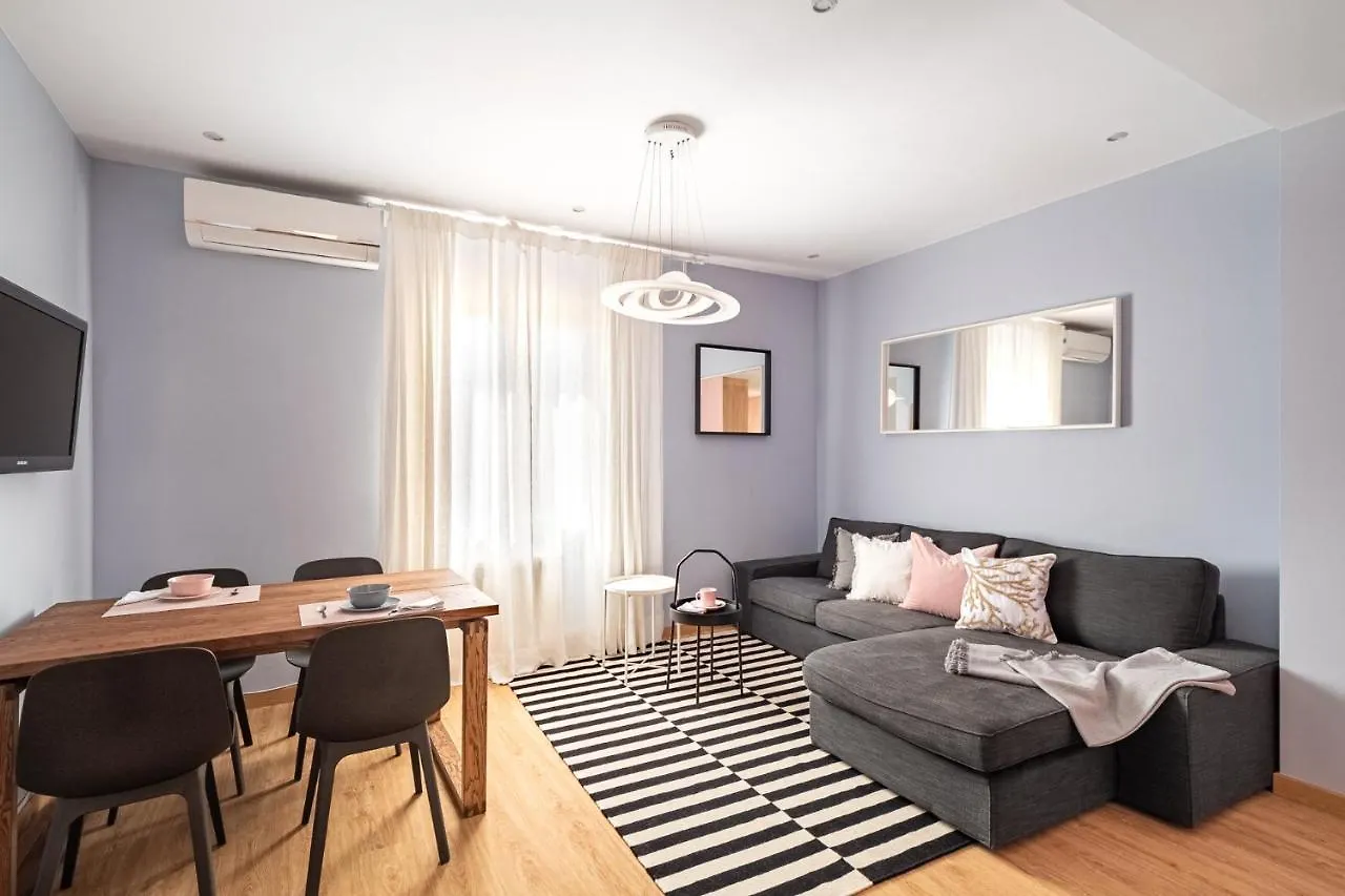 Three Bedrooms Apartment Barcellona
