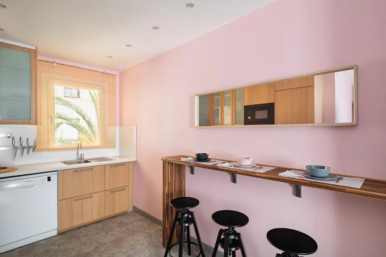 Three Bedrooms Apartment Barcellona Spagna