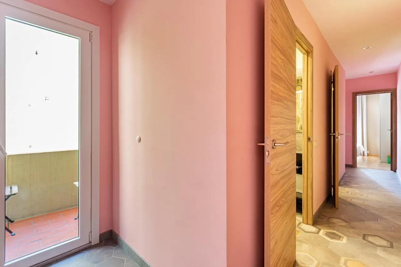 Three Bedrooms Apartment Barcellona